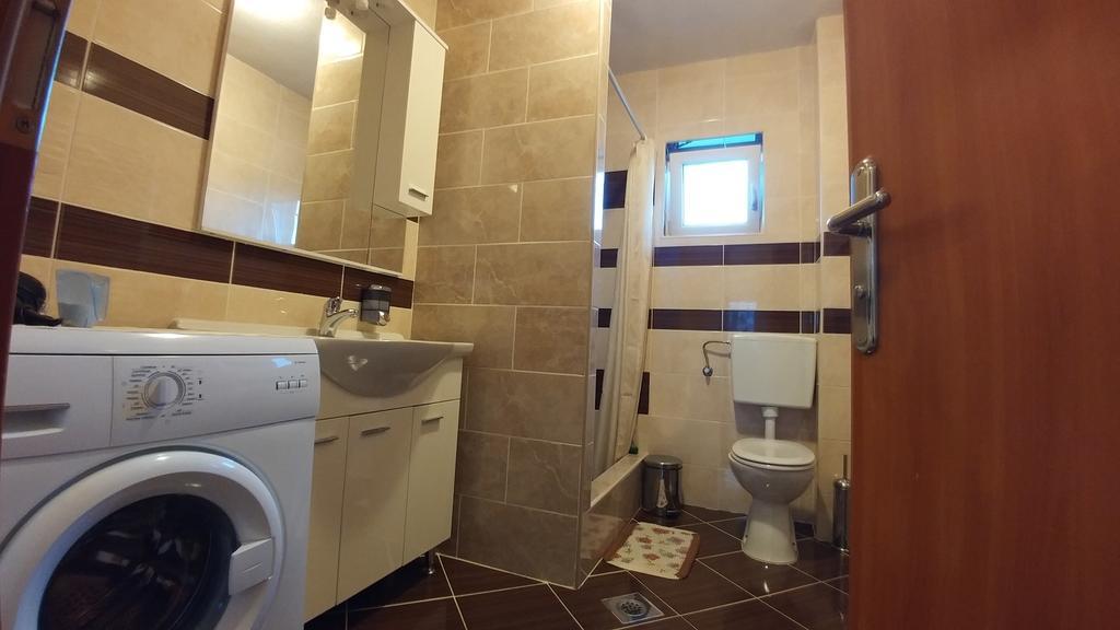 Guest House Mijic Korenica Exterior foto